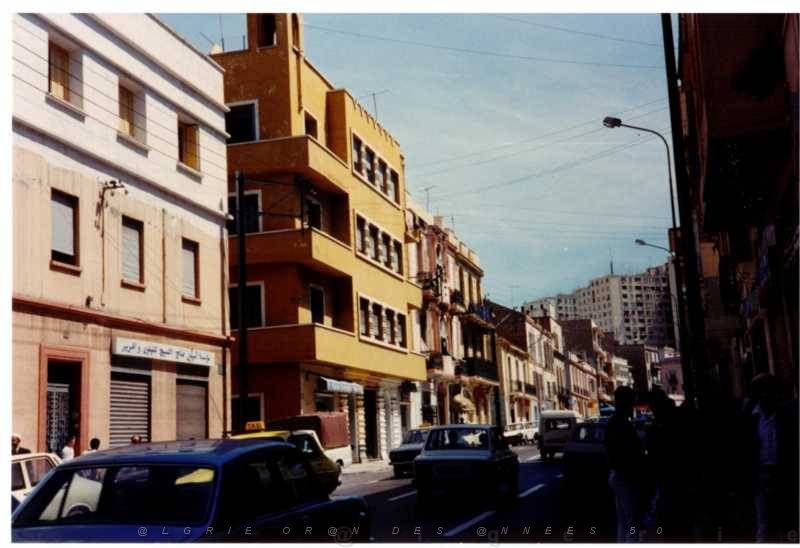 880  1988 RUE DE MOSTAGANEM ANGLE RUE PERALDI AU FOND HLM ST CHARLES.JPG